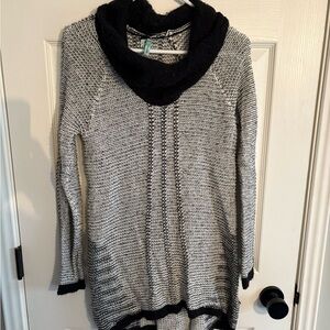 Black and White Women's Sweater